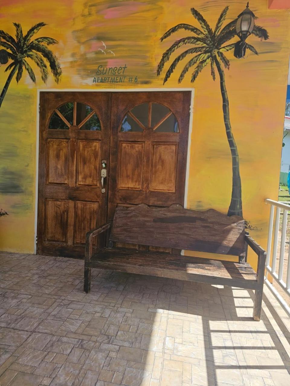 Fish Tobago Guesthouse Or Joy And Brandon Guesthouse Buccoo Zimmer foto