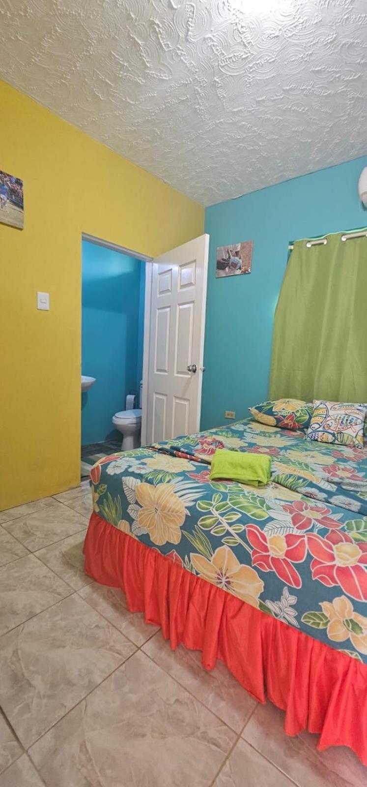 Fish Tobago Guesthouse Or Joy And Brandon Guesthouse Buccoo Zimmer foto