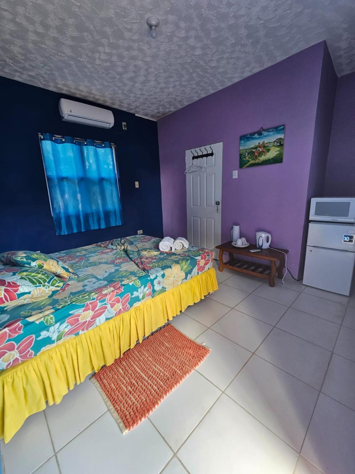 Fish Tobago Guesthouse Or Joy And Brandon Guesthouse Buccoo Zimmer foto