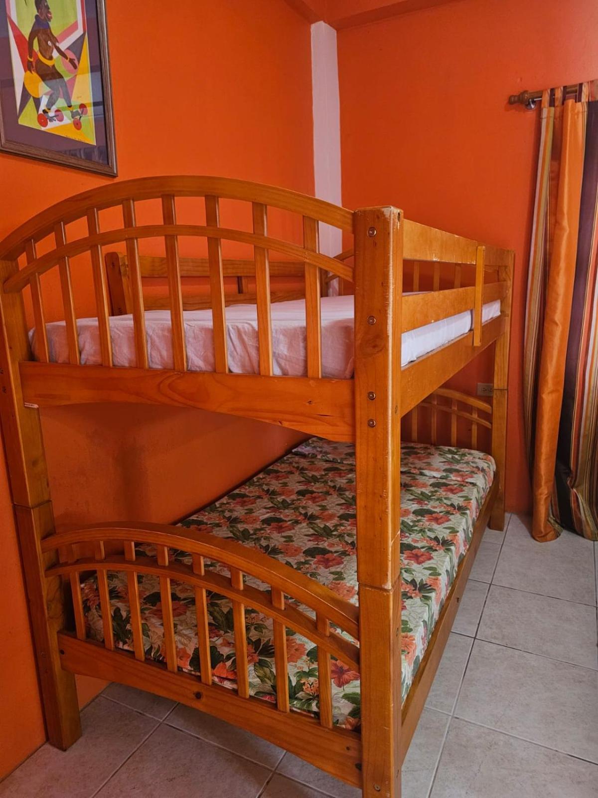 Fish Tobago Guesthouse Or Joy And Brandon Guesthouse Buccoo Zimmer foto