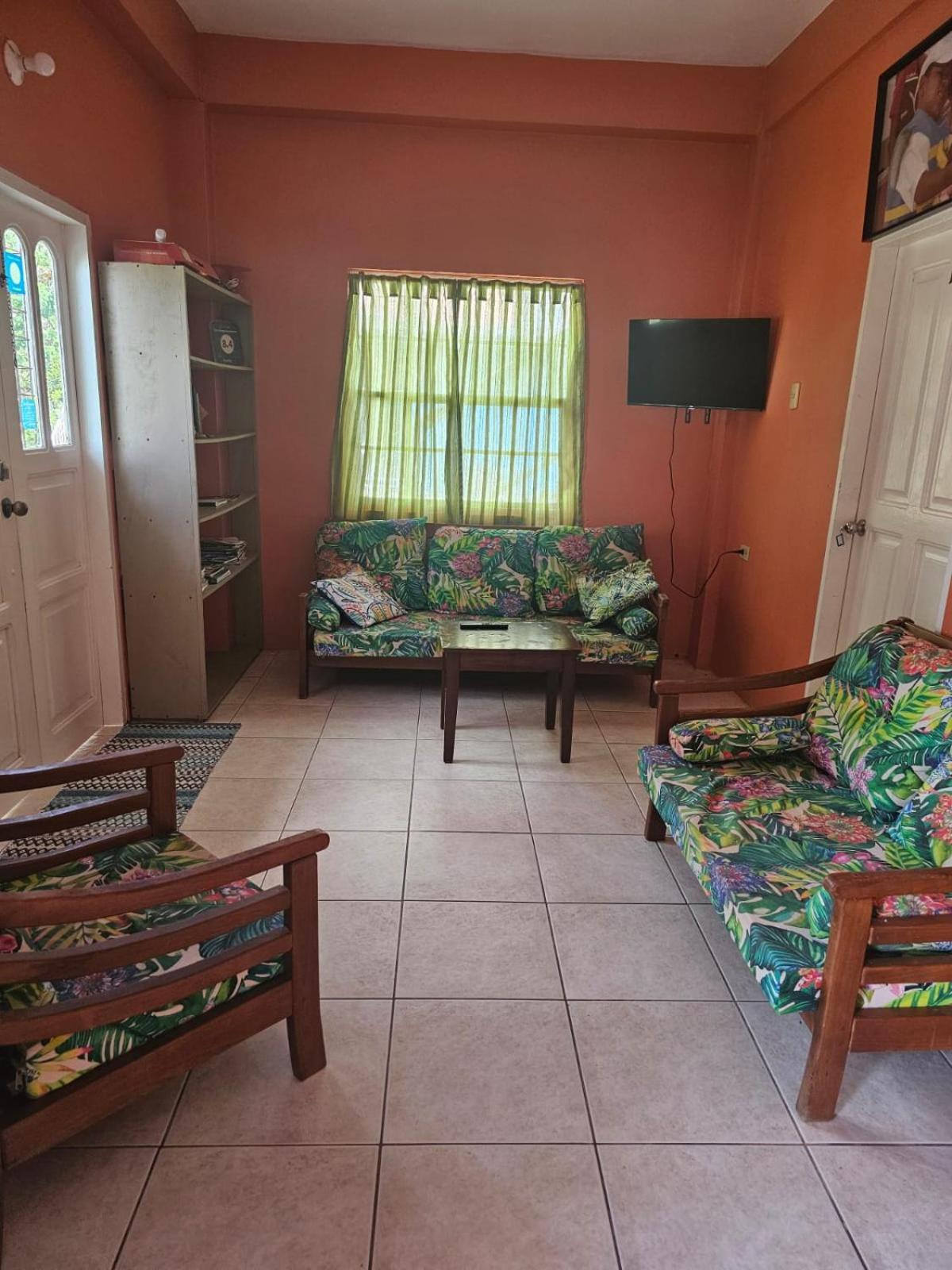 Fish Tobago Guesthouse Or Joy And Brandon Guesthouse Buccoo Zimmer foto