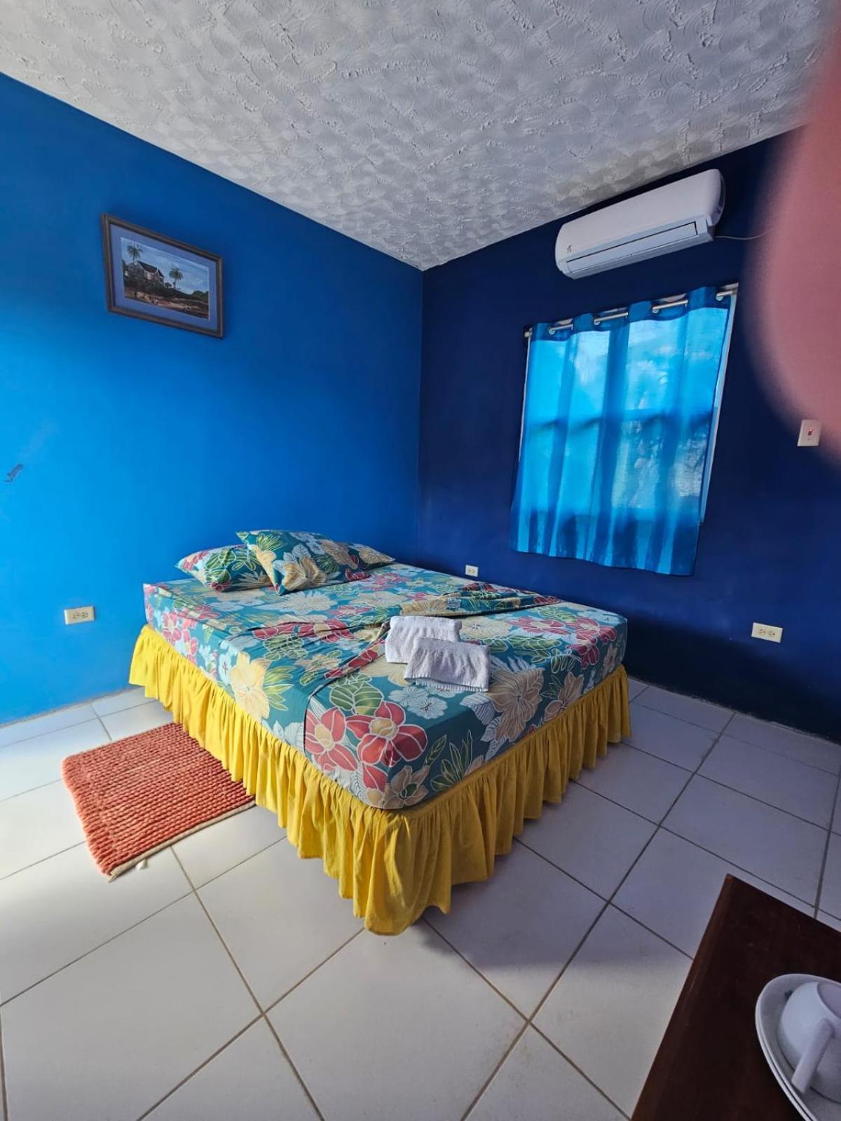 Fish Tobago Guesthouse Or Joy And Brandon Guesthouse Buccoo Zimmer foto
